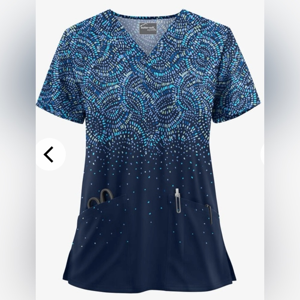 UA Butter-Soft STRETCH Roman Mosaic Women's 2-Pocket V-Neck Print Scrub Top 3x